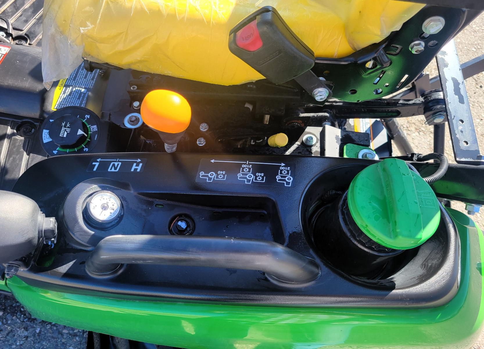 2018 Green /Yellow John Deere 1025R with an 3TNV80F-NCJT engine, Hydrostatic transmission, located at 450 N Russell, Missoula, MT, 59801, (406) 543-6600, 46.874496, -114.017433 - Photo #7